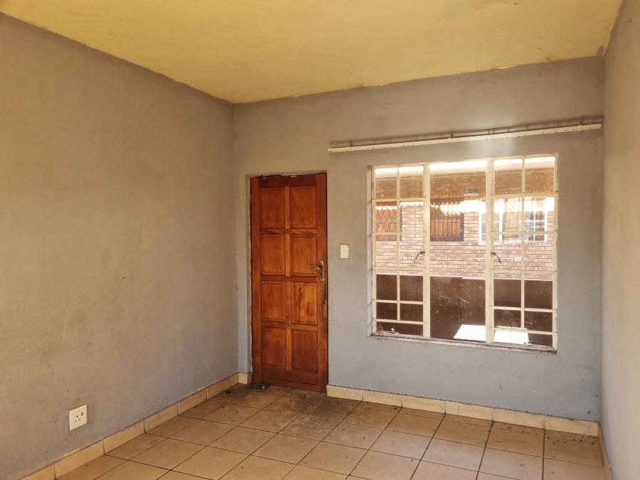 1 Bedroom Property for Sale in Lower Bo-dorp North West